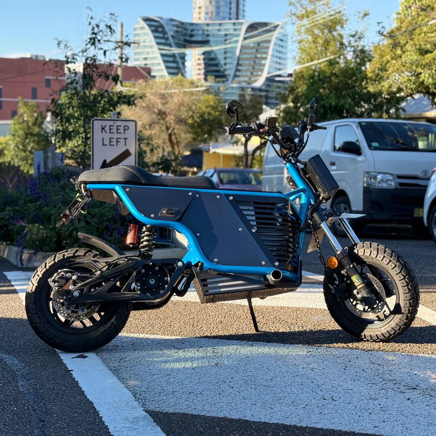 MY20 NKDs Metallic Blue, pre-loved