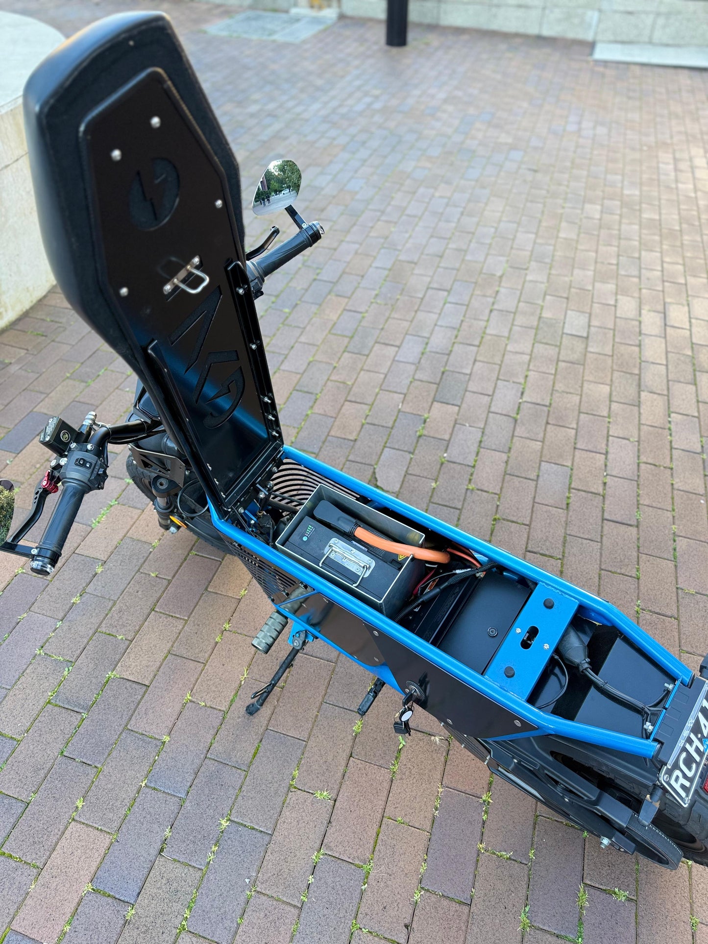 MY20 NKDs Metallic Blue, pre-loved
