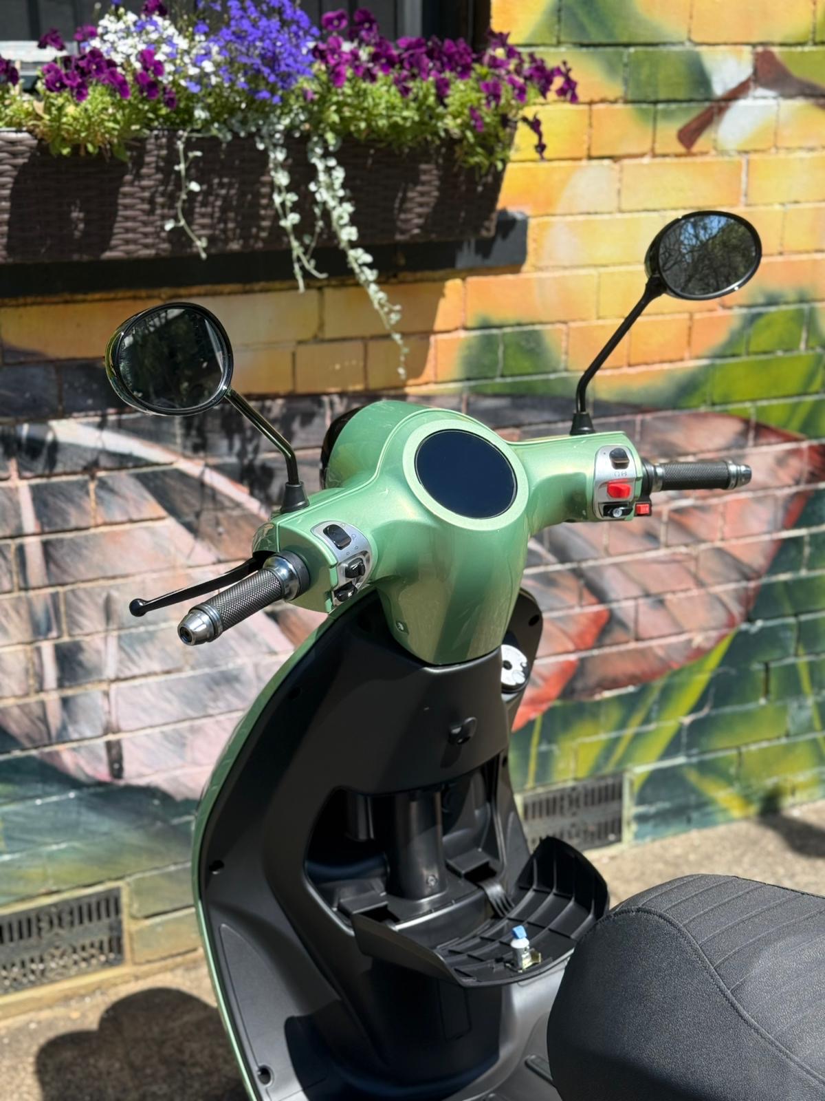 MY25 Arthur 7 Performance, Cuban Green (Demo)