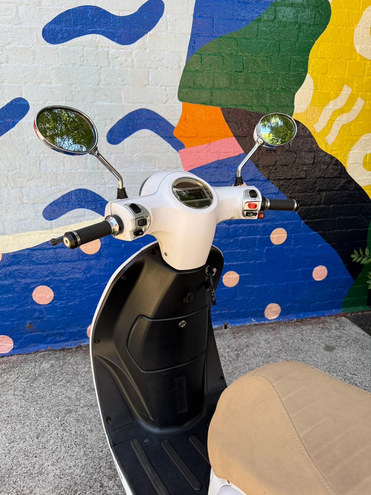 MY21 Arthur 3 Optic White, pre-loved