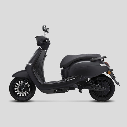Fully electric scooter